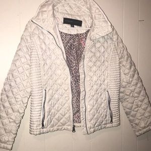 White puffer jacket perfect for when it’s cold